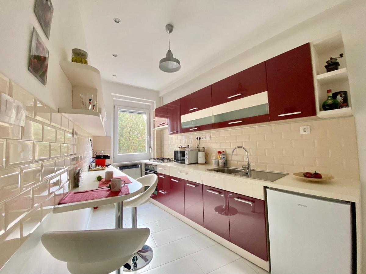 Budapest Hideout In Style With Free Parking - Luxury Apartment Eksteriør bilde